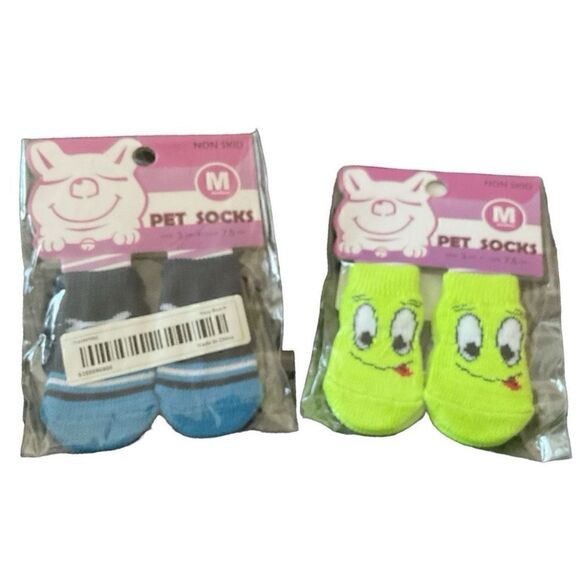 🎉HOST PICK🎉 Pairs of Pet Socks Size M. NWT - Picture 2 of 2